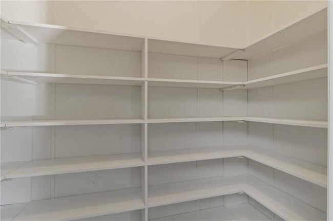 Building Photo - 5320 Long Branch Rd