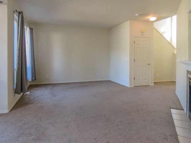 Building Photo - Aloha 3 Bedroom 2.5 Bath  Townhome Available Now ****