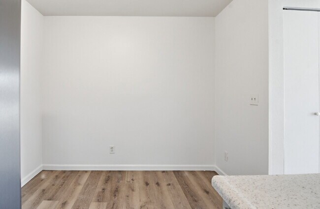Building Photo - $1,140.95 with $300 off the first month's rent, 1 Bed - 1 Bath, Condo in Denver with Easy Access ...