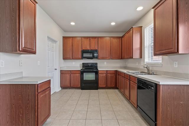 Building Photo - 8729 Noontide Dr