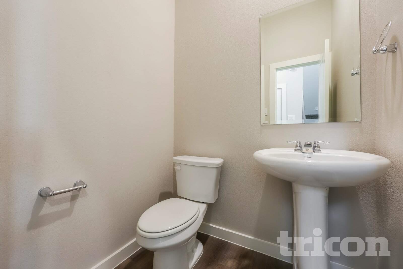 Building Photo - 305 Yorkshire Ct