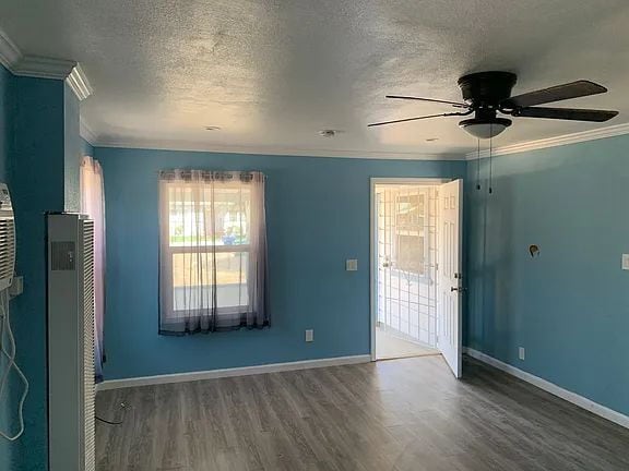 Building Photo - "Charming 2-Bedroom Retreat in Beautiful Bakersfield – Your Cozy Haven Awaits!"