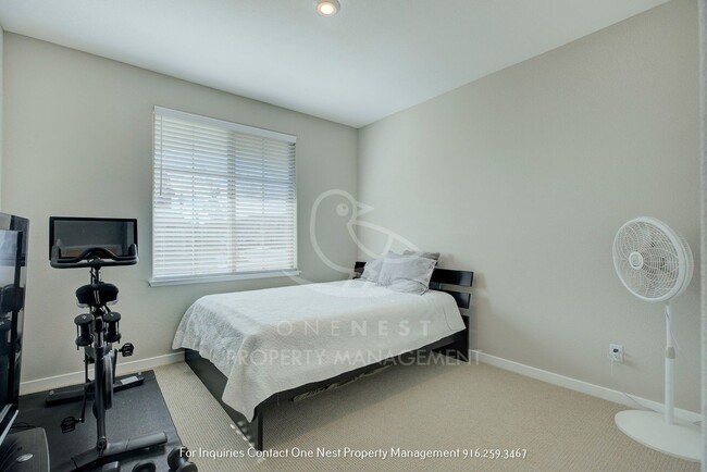 Building Photo - Stunning 4-bedroom, 3-bathroom Home in the heart of Lincoln!