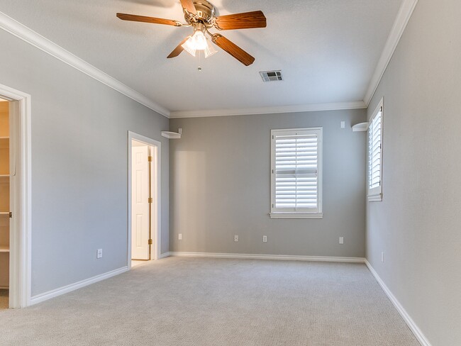 Building Photo - 1307 Brookside Dr