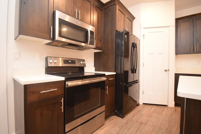 Building Photo - Beautiful 4 Bed Eagle Mountain Home, Near Parks & Lake!!