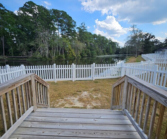 Building Photo - 321 Summercreek Cove