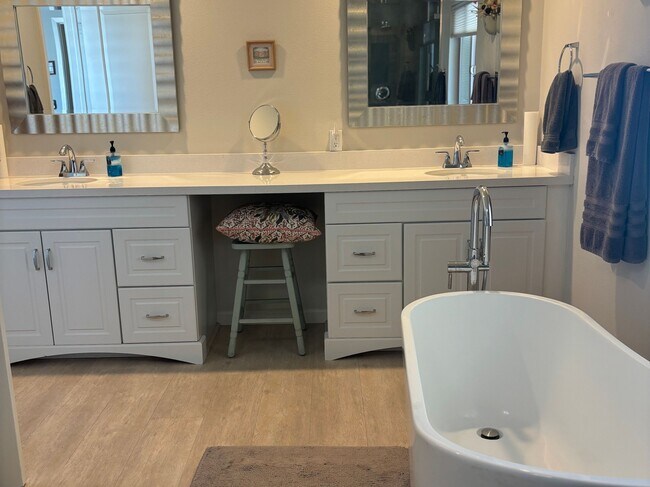 Building Photo - 74361 Zircon Cir E