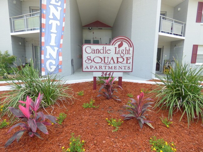 Building Photo - 2441 Spring Park Rd