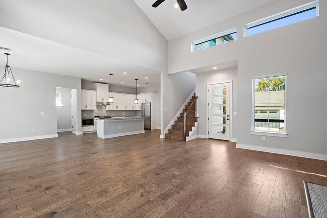 Building Photo - 3018 Sunridge Dr