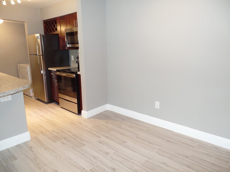 Building Photo - 1263 SW 46th Ave