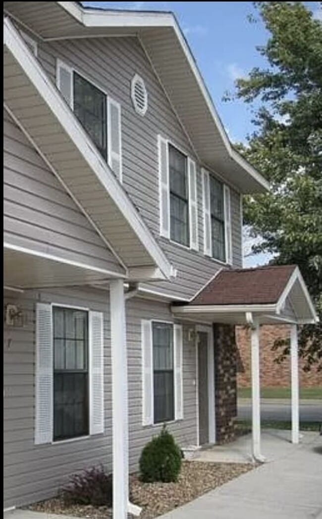 Primary Photo - 2 bedroom 1.5 bath home in a great location!