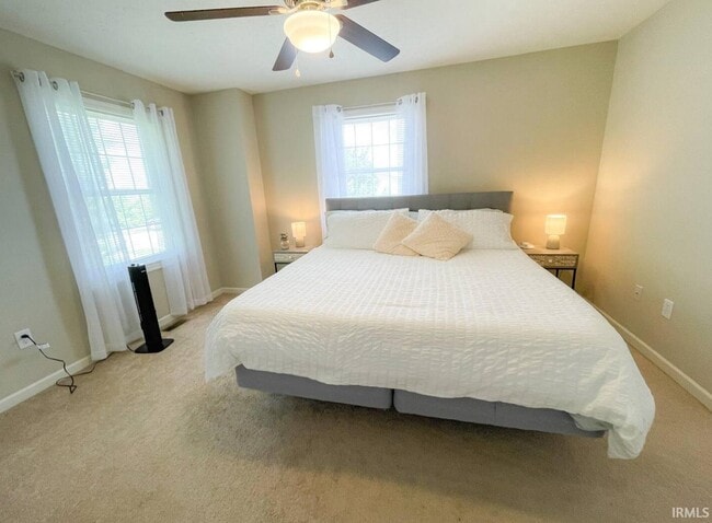 Building Photo - 1698 W Sunstone Dr