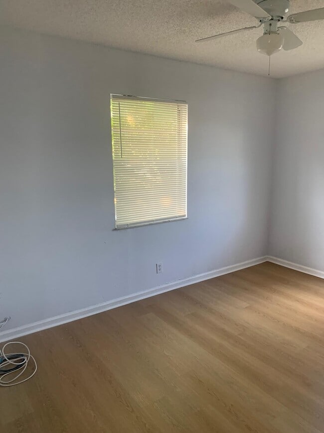 Building Photo - 116 N F St