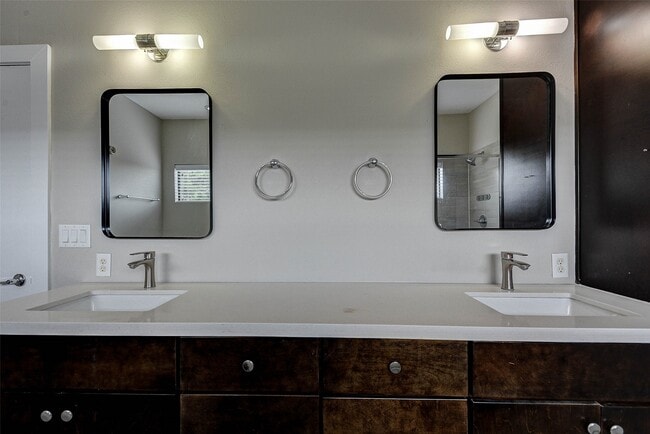 Building Photo - 607 Sydnor St