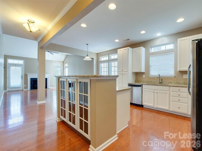 Building Photo - 8164 Bridgegate Dr