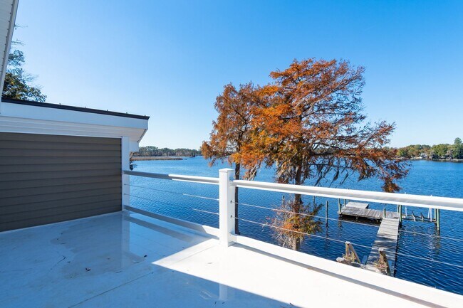 Building Photo - Waterfront Property
