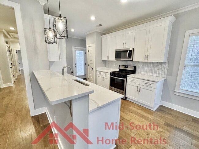 Building Photo - 441 Josephine St