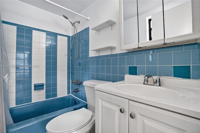 Building Photo - 1600 S Le Jeune Rd