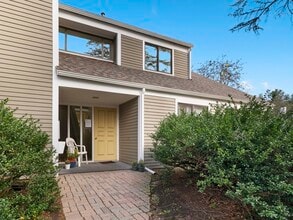 Building Photo - 18 Concord Greene