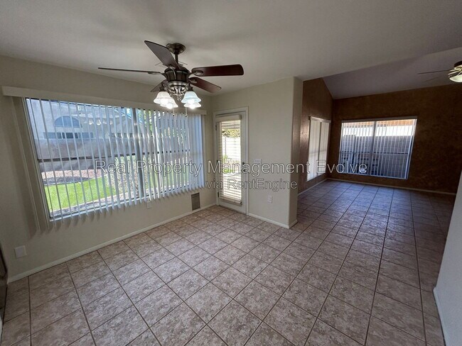 Building Photo - 405 E Rimrock Dr