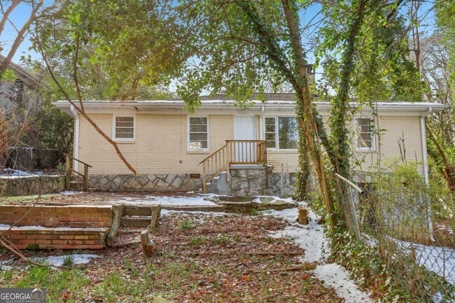 Building Photo - 1840 Camellia Dr