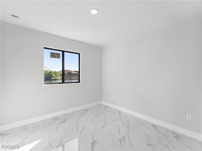 Building Photo - 2516 NW 25th Terrace