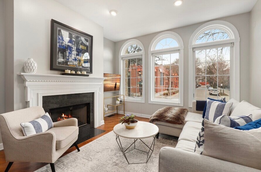 Upstairs living area - 3513 North Reta Avenue