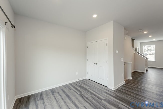 Building Photo - 8757 Whitman Dr