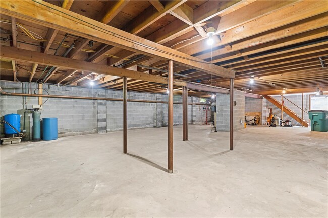 Building Photo - 76 Upton Rd