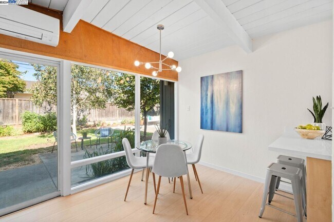 Building Photo - 801 Richmond Ave