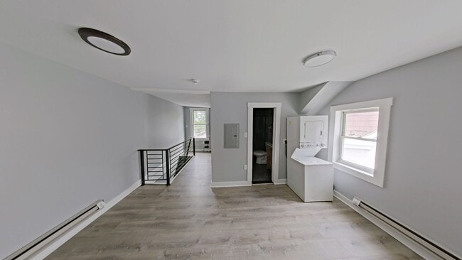 Building Photo - 4840 E Roosevelt Blvd