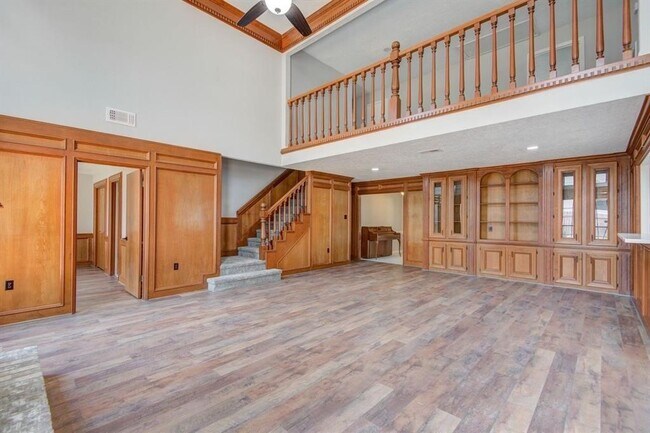 Building Photo - 11918 Glenway Dr