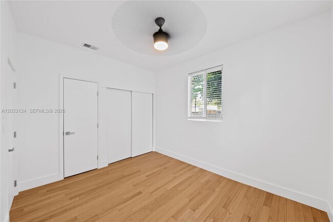 Building Photo - 565 NW 44th St