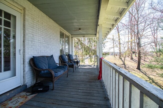 Building Photo - 3342 Yellow Sulphur Rd