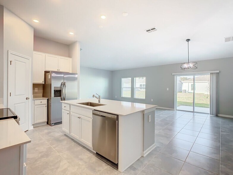 Building Photo - 1033 Holden Wy