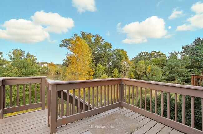 Building Photo - 1463 Yellowstone Dr