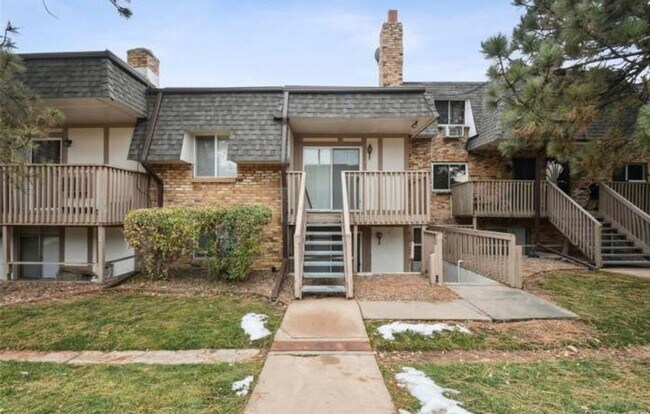 Building Photo - Charming 2BR Condo in Denver