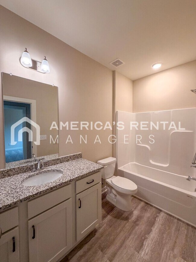 Building Photo - Luxury Meets Convenience: New 4 Bed, 3.5 B...