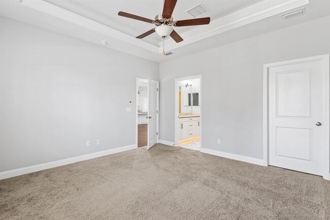 Building Photo - 8756 Glen Oak Trail
