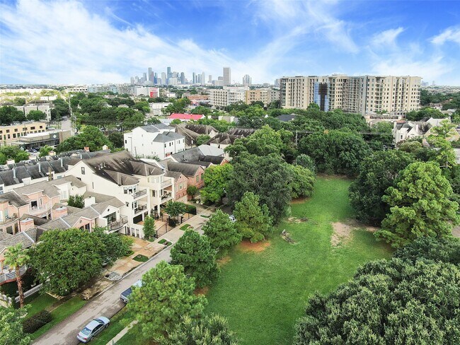 Building Photo - 6310 Taggart St