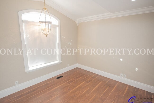 Building Photo - Attractive 4 Bed 3 Bathroom Home: Backing Park - 2 Car Garage