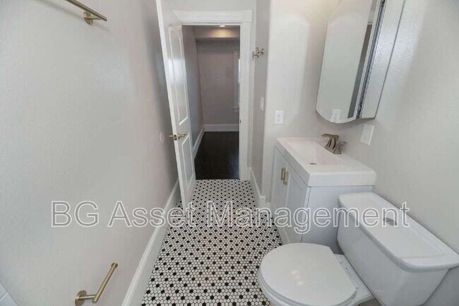 Building Photo - 639 Carolina St