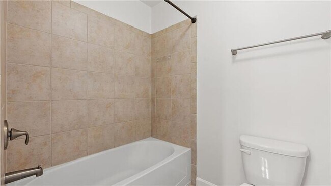 Building Photo - 2040 Bloomfield Ct