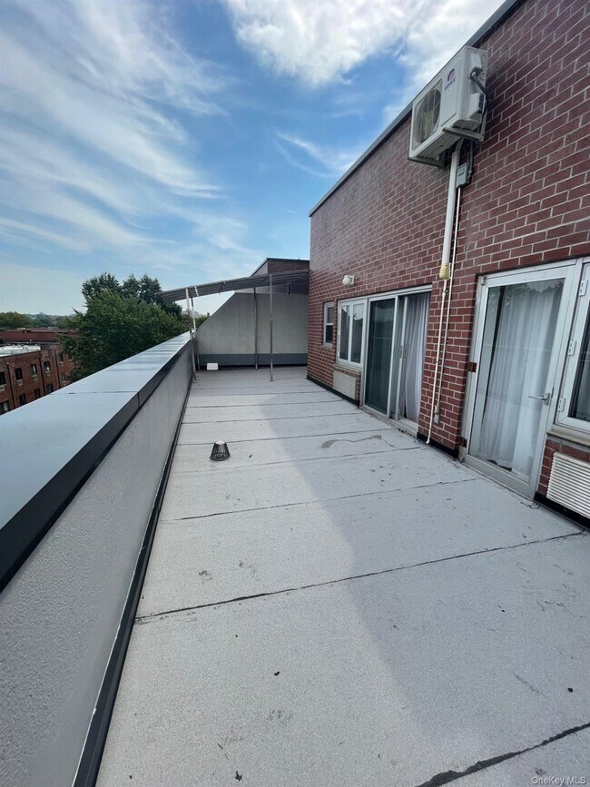 Building Photo - 71-33 162nd St