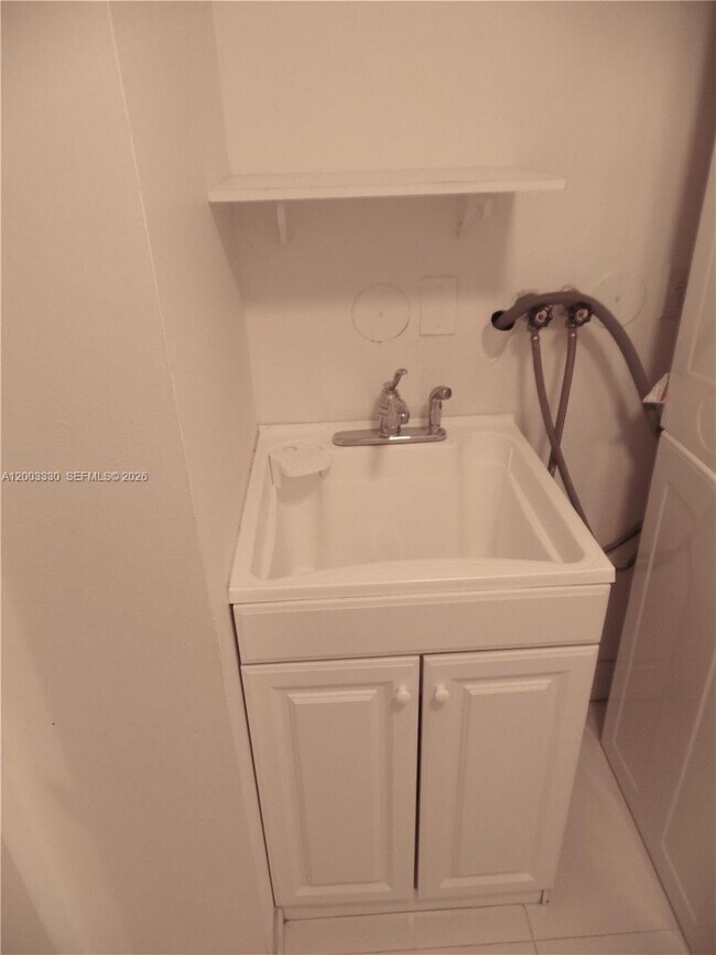 Building Photo - 1365 Majesty Terrace