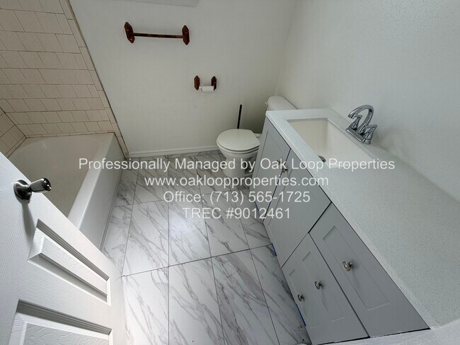 Building Photo - 1927 Oakwell Ln