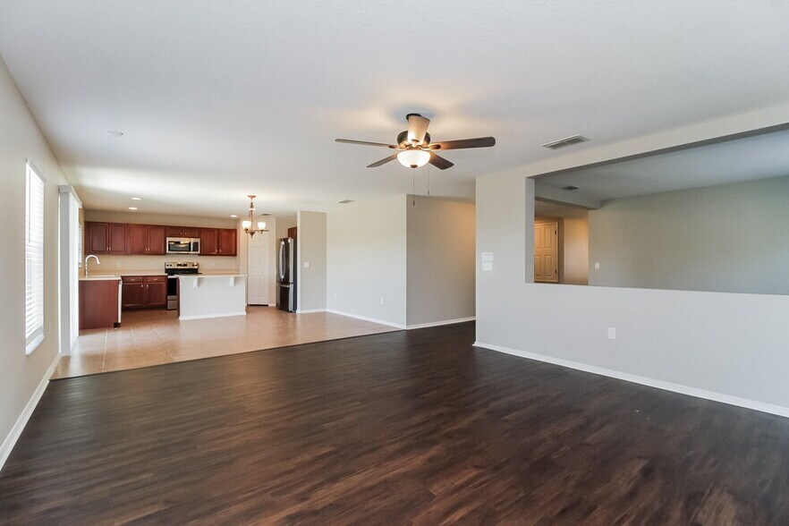 Building Photo - 1729 Strathmore Cir