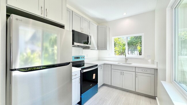 Building Photo - NEWLY BUILT SPACIOUS 2 BED/2 BATH/1 PRKG, ...