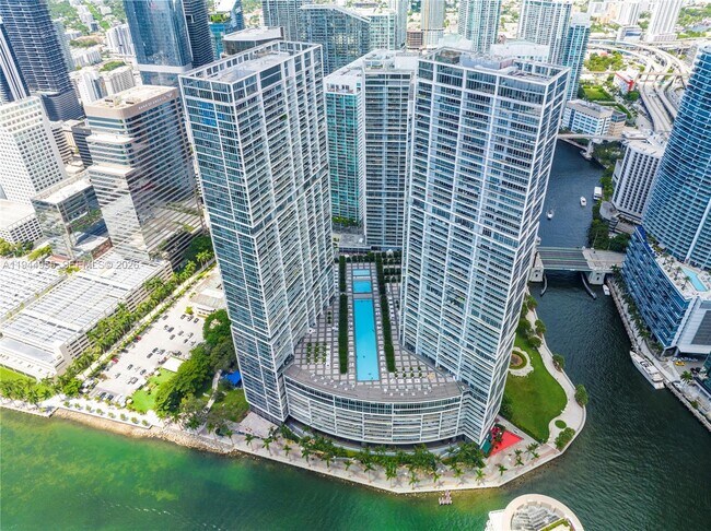 Building Photo - 495 Brickell Ave