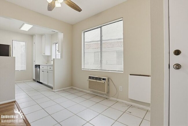 Building Photo - Charming 2Bdm 2Ba Condo with Private Balcony in Heart of Mira Mesa!